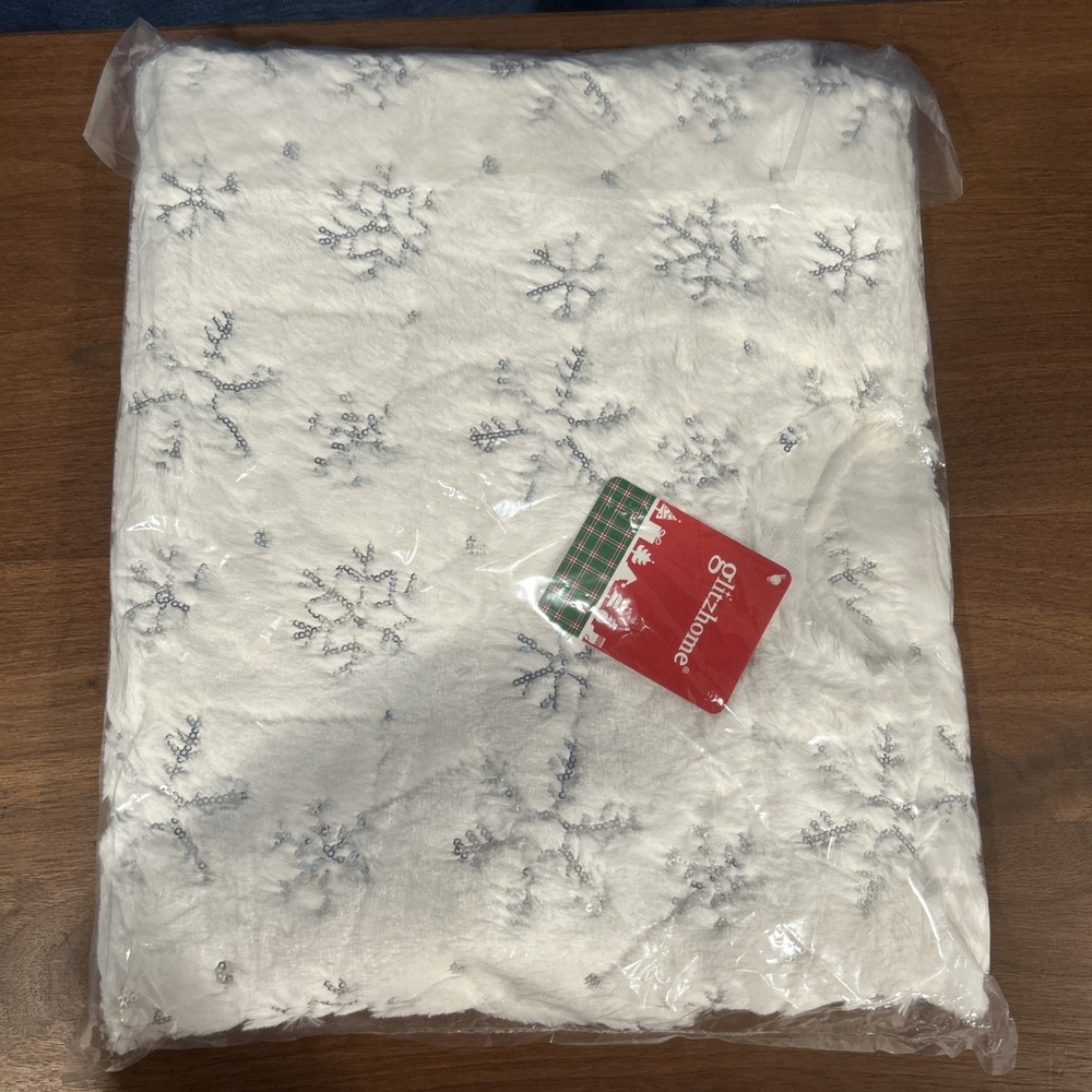 Glitzhome 48" White Faux Fur Christmas Tree Skirt Silver Sequin Snowflake NWT